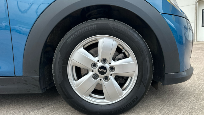 MINI Hatchback 1.5 Cooper Classic 5dr Auto Petrol Hatchback